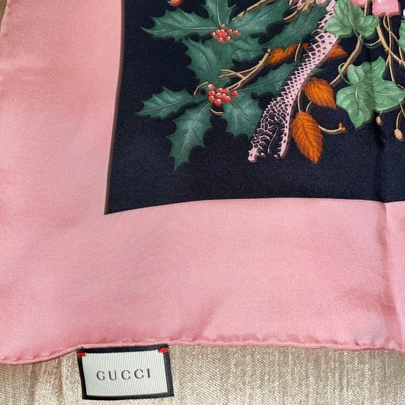 Nwot Gucci flora snake print scarf - Picture 2 of 8